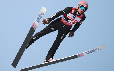 Dawid Kubacki wygrał niedzielny konkurs Pucharu Świata w skokach narciarskich w Predazzo