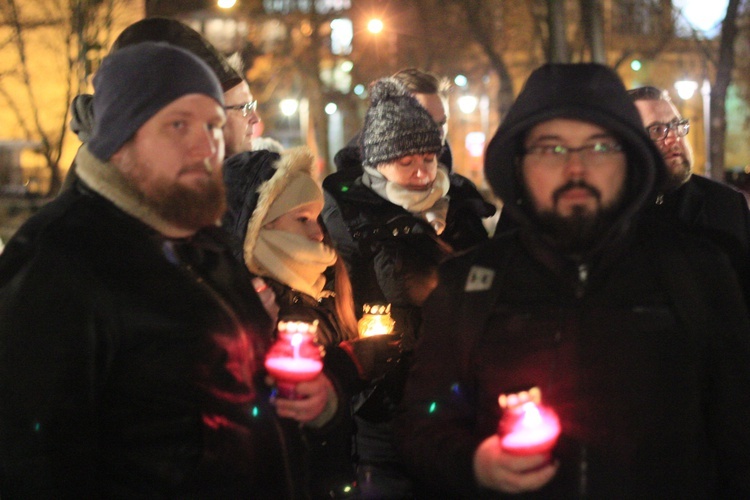 Światło dla zamordowanego prezydenta Gdańska. Milczenie przeciw przemocy