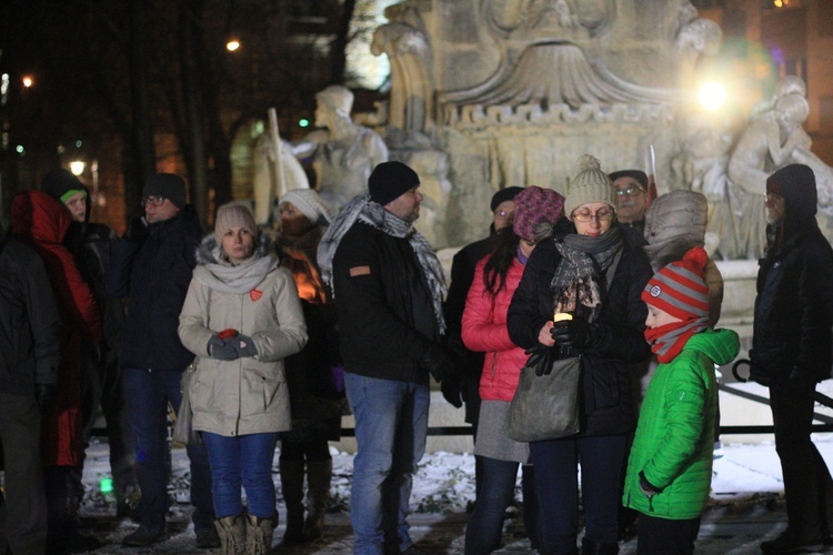 Światło dla zamordowanego prezydenta Gdańska. Milczenie przeciw przemocy