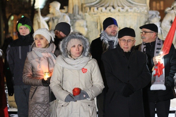 Światło dla zamordowanego prezydenta Gdańska. Milczenie przeciw przemocy