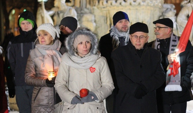 Najlepiej klęknąć, modlić się i płakać