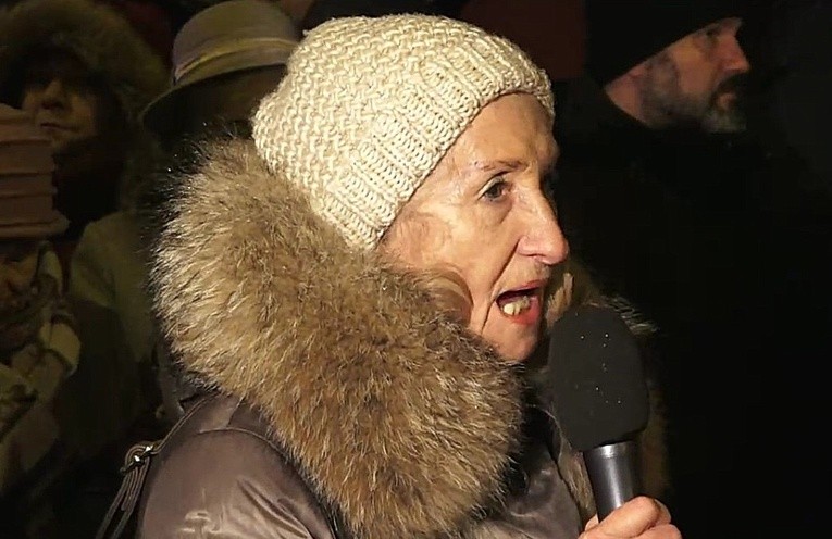 Wiec przed Urzędem Miasta