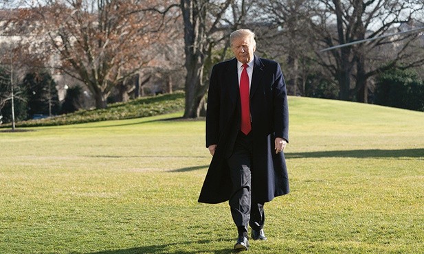 Liczne dymisje w Białym Domu mocno osłabiają pozycję USA w świecie. A samego Trumpa pozostawiają sam na sam z jego własnym oglądem sytuacji.