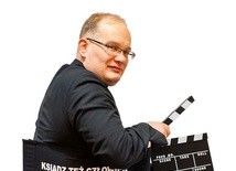 Ks. Piotr Śliżewski scenariusz filmu napisał przy pomocy profesjonalnych konsultantów. Większość zawartych w nim wydarzeń przeżył osobiście.