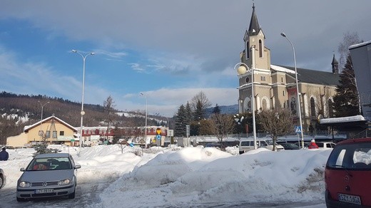 Zima na Żywiecczyźnie - zasypana Rajcza