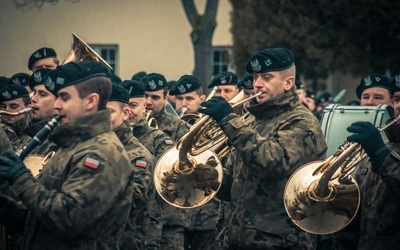 Trójka już w kraju