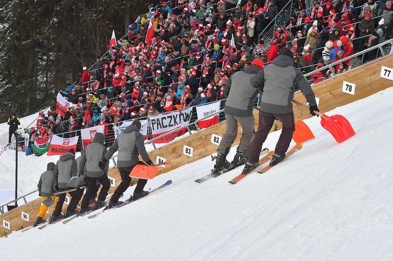 Puchar Świata w skokach narciarskich - konkurs drużynowy 