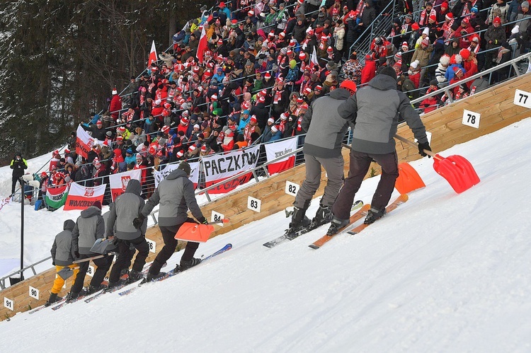 Puchar Świata w skokach narciarskich - konkurs drużynowy 