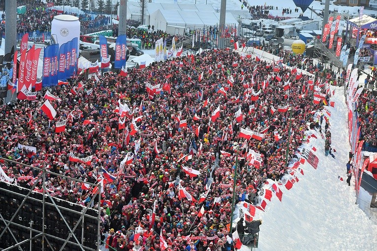 Puchar Świata w skokach narciarskich - konkurs drużynowy 
