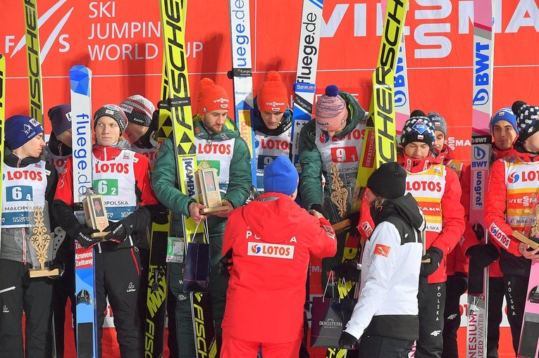 Puchar Świata w skokach narciarskich - konkurs drużynowy 