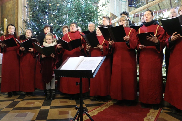 Pierwszy powiatowy koncert muzyki sakralnej w Powidzku