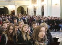 Modlitwa cieszyńskiej młodzieży w intencji Pawła Adamowicza 