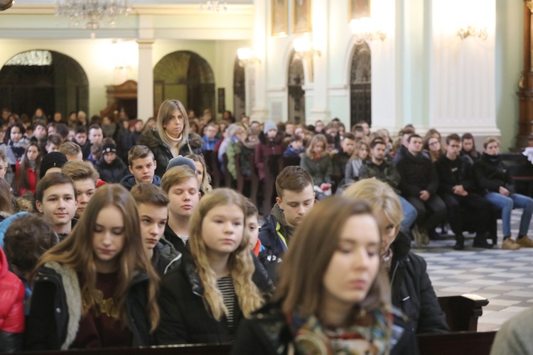 Modlitwa cieszyńskiej młodzieży w intencji Pawła Adamowicza 