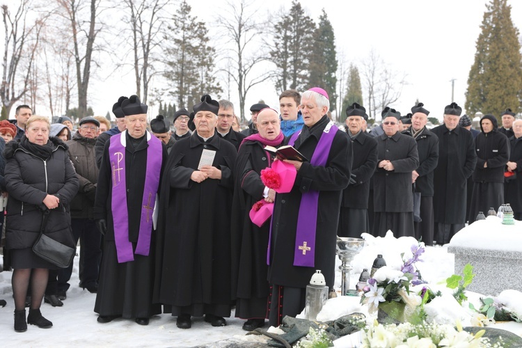 Pogrzeb śp. ks. kan. Zdzisława Zieleźnika w Czechowicach-Dziedzicach