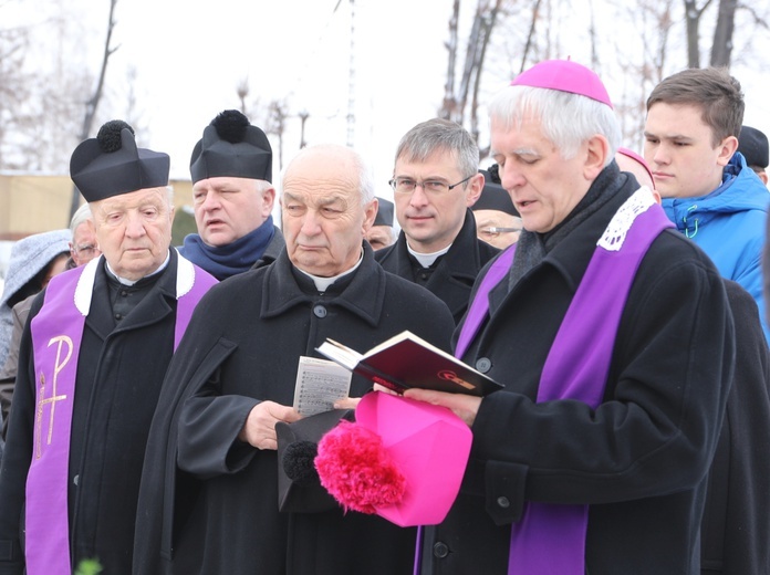 Pogrzeb śp. ks. kan. Zdzisława Zieleźnika w Czechowicach-Dziedzicach