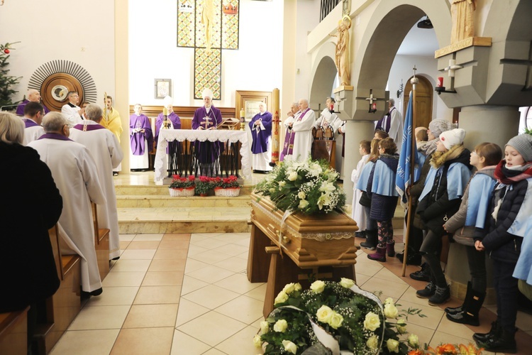 Pogrzeb śp. ks. kan. Zdzisława Zieleźnika w Czechowicach-Dziedzicach