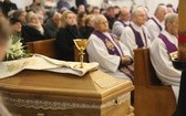 Pogrzeb śp. ks. kan. Zdzisława Zieleźnika w Czechowicach-Dziedzicach