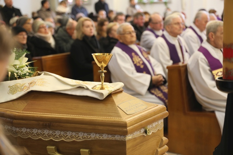 Pogrzeb śp. ks. kan. Zdzisława Zieleźnika w Czechowicach-Dziedzicach