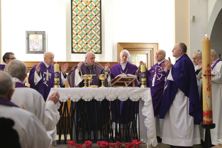 Pogrzeb śp. ks. kan. Zdzisława Zieleźnika w Czechowicach-Dziedzicach