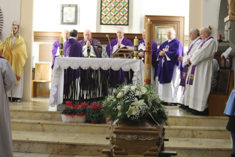 Pogrzeb śp. ks. kan. Zdzisława Zieleźnika w Czechowicach-Dziedzicach