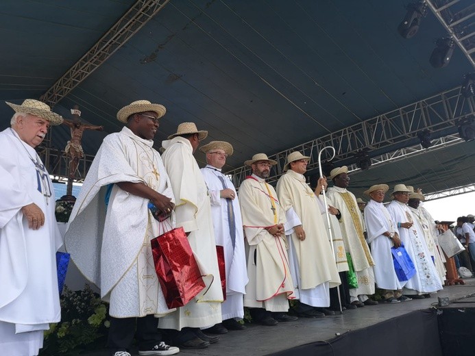 Niekończąca się fiesta młodych