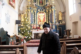 To w kaplicy MB Kębelskiej każdego dnia kapłan modli się nad potrzebującymi duchowej pomocy.