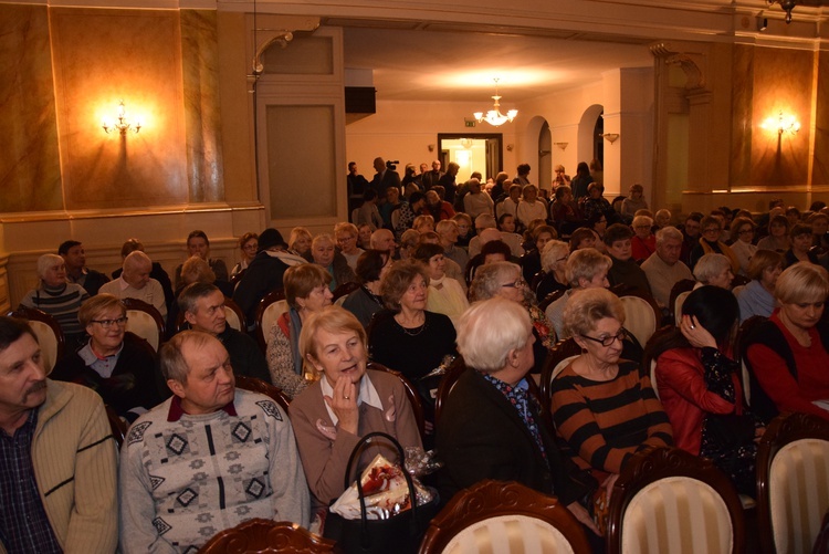 Koncert retro z okazji Dnia Babci i Dziadka