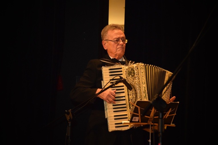 Koncert retro z okazji Dnia Babci i Dziadka