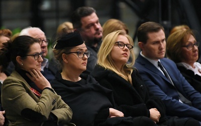 Wdowa po Adamowiczu mówi, że zabił go człowiek "indoktrynowany reżimową telewizją"