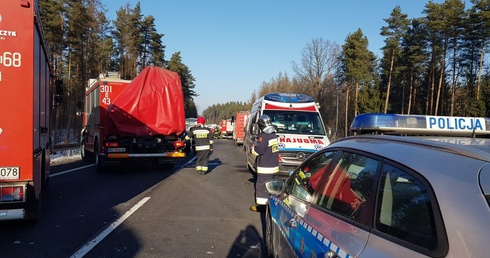 Trzy osoby zginęły w wypadku pięciu pojazdów