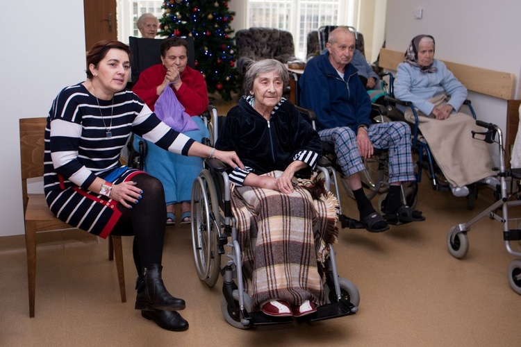 Młodzi szkół ZCBM w Hospicjum św. Jana Pawła II