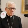 Abp Skworc: otwórzmy kościoły