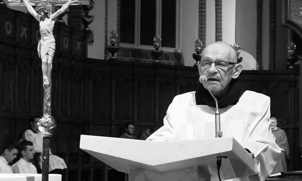 Profesor Ryszard Peryt był zaangażowany w życie Kościoła. Pełnił też posługę lektora