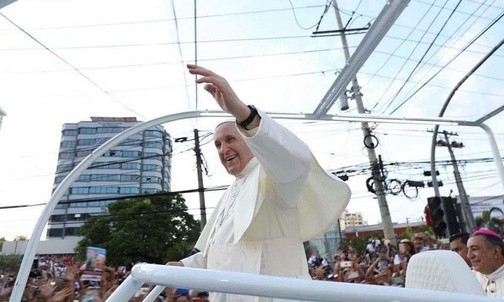 Spotkanie z papieżem Franciszkiem na trasie jego przejazdu