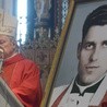 Bp Henryk Tomasik w radomskiej katedrze ogłasza rozpoczęcie procesu beatyfikacyjnego ks. Romana Kotlarza