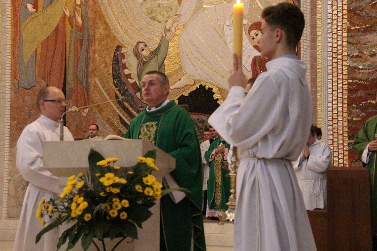 Panama w Krakowie - Eucharystia w sanktuarium św. Jana Pawła II