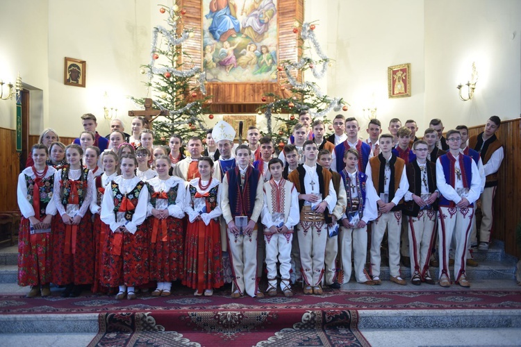 Bierzmowanie i poświęcenie w Obidzy