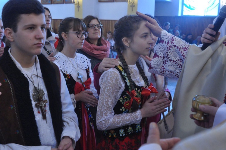 Bierzmowanie i poświęcenie w Obidzy