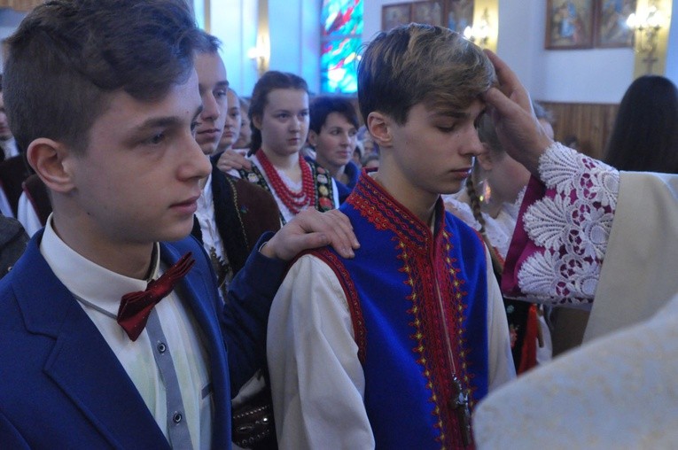 Bierzmowanie i poświęcenie w Obidzy