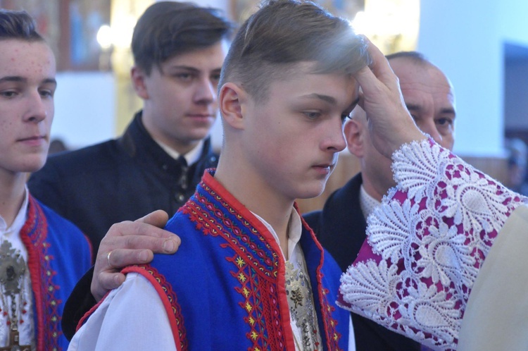 Bierzmowanie i poświęcenie w Obidzy