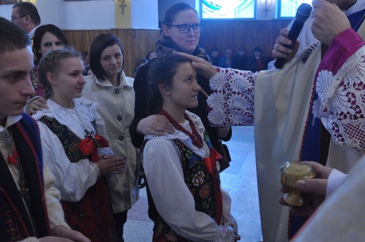 Bierzmowanie i poświęcenie w Obidzy