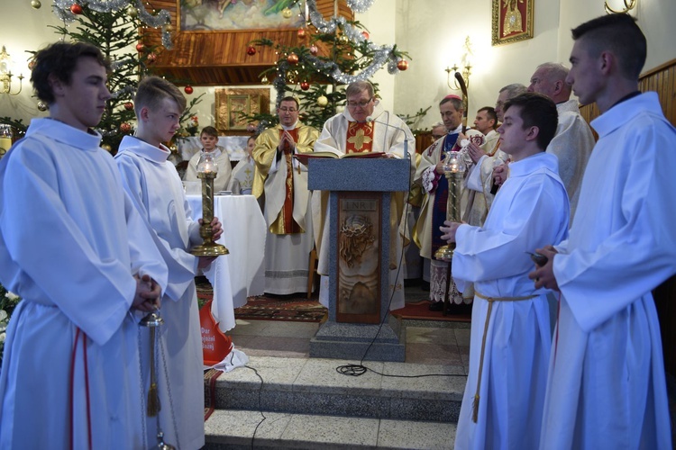 Bierzmowanie i poświęcenie w Obidzy