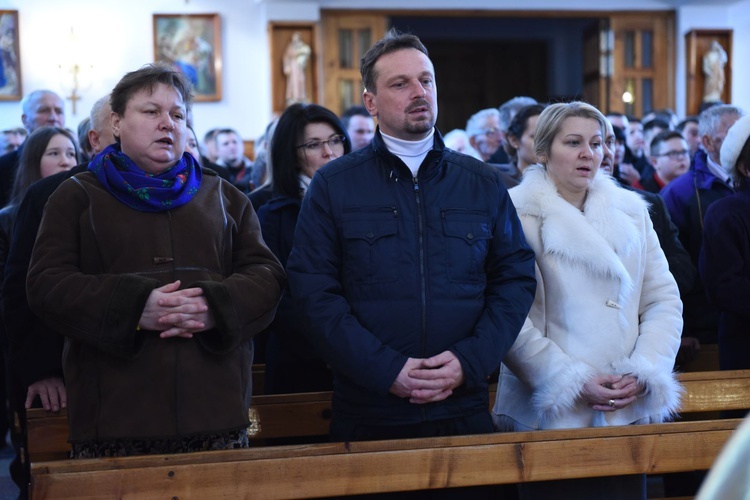 Bierzmowanie i poświęcenie w Obidzy