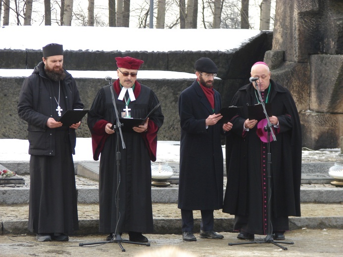 74. rocznica wyzwolenia KL Auschwitz - modlitwa byłych więźniów