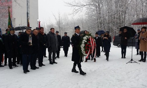 Uroczystość upamiętnienia ofiar katastrofy hali MTK w 13. rocznicę tragedii