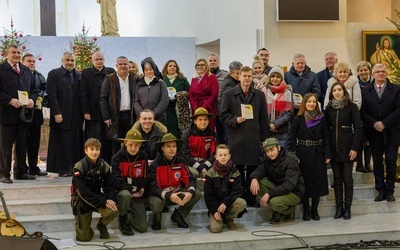 Każdy darczyńca został uhonorowany okolicznościową statuetką