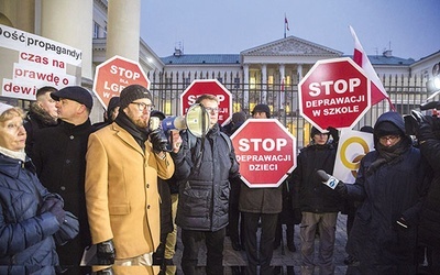 Przedstawiciele kilku organizacji ostrzegają, że zajęcia mogą mieć charakter propagandy środowisk LGBT.