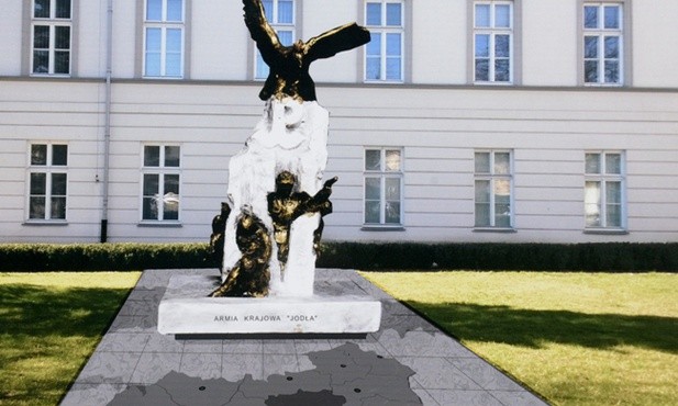 Wizualizacja radomskiego pomnika Związku Walki Zbrojnej Armii Krajowej "Jodła"