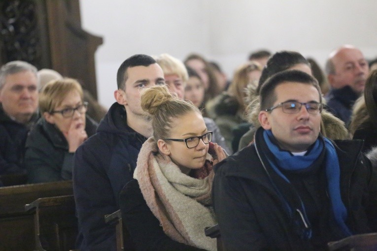 Dekanalne czuwanie młodych w Czchowie