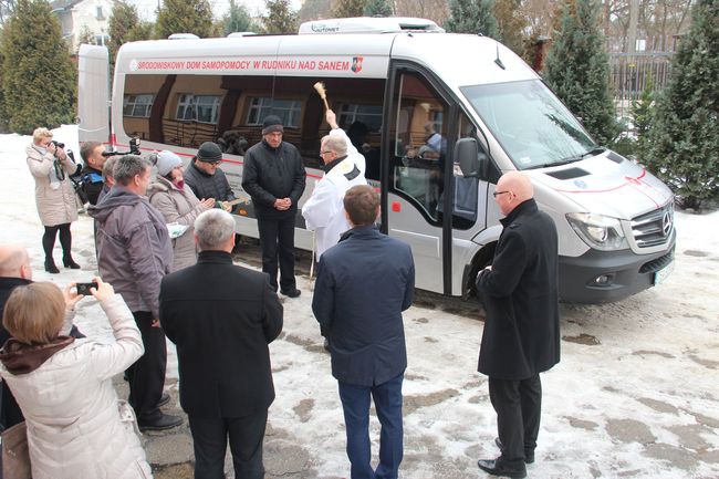 Autobus dla rudnickiego Caritas